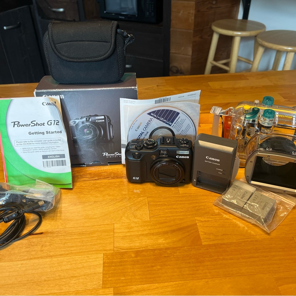 Canon Powershot G12 with Waterproof Case